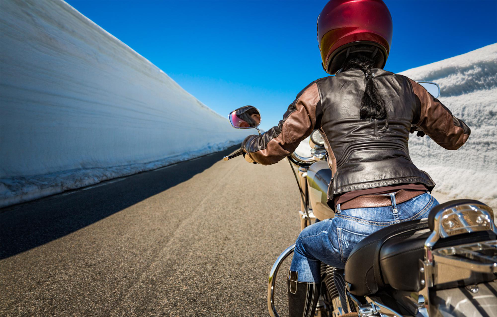 jeune conductrice moto assurance moins chère